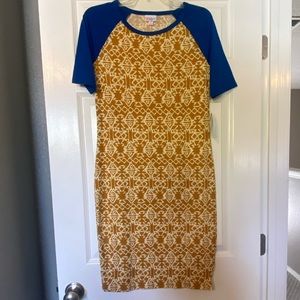 LuLaRoe Julia dress. Size SMALL fits sizes 4-6.NWT